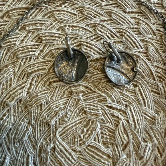 Set of pewter necklace and earrings - Picture 3 of 4